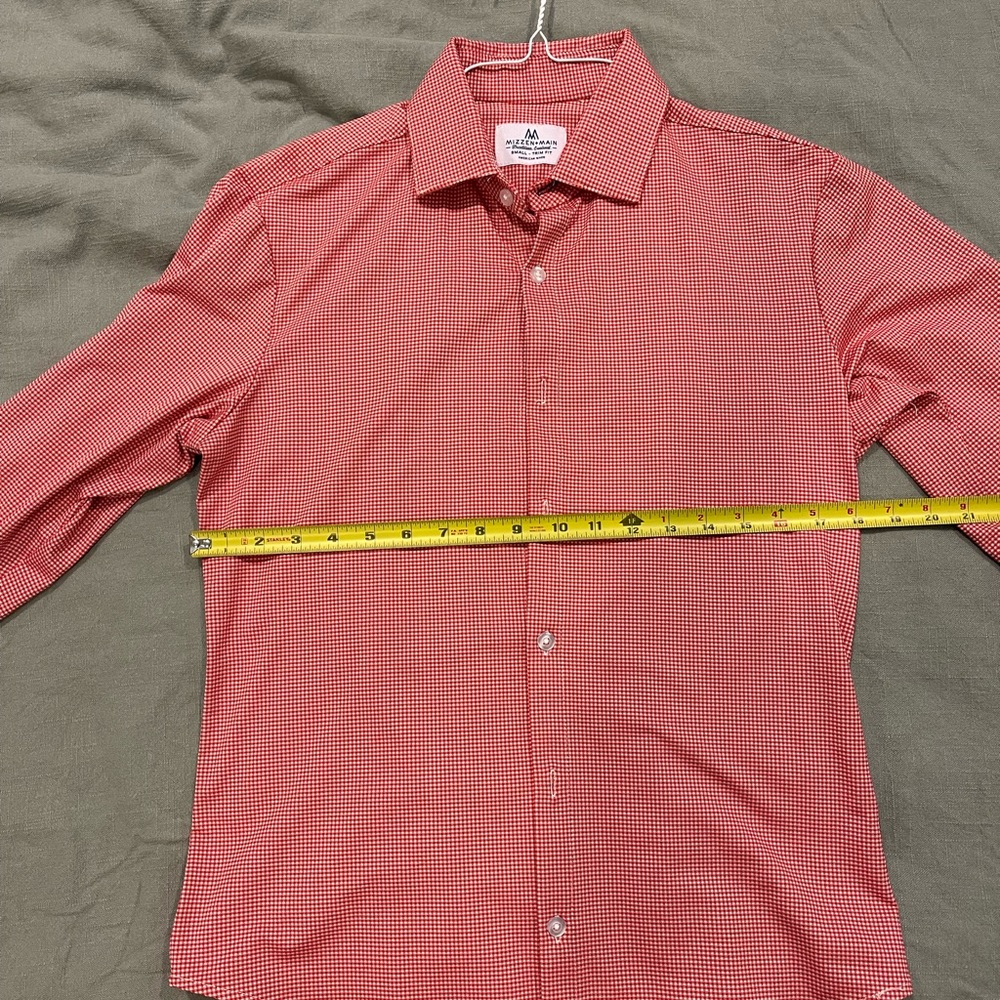 Mizzen Main Spinnaker shirt size small. Red checkered. Excellent condition.